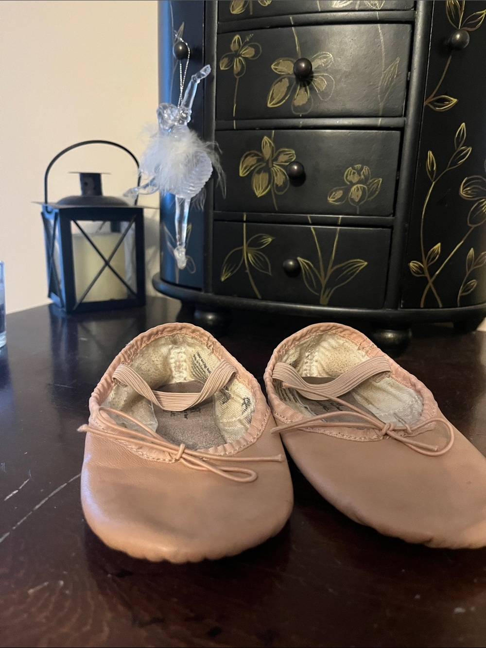 Toddler Ballet Slippers in Light Pink with Elastic Strap